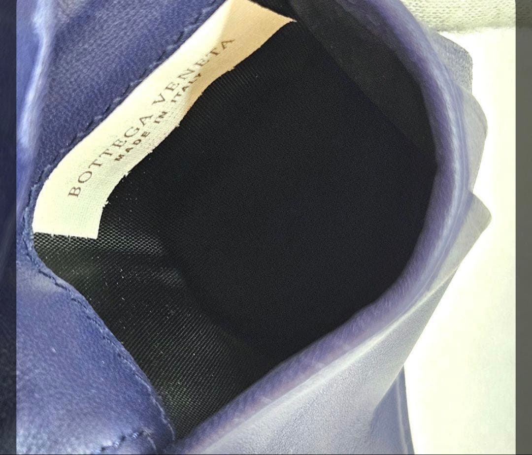 r*r様 美品　ボッテガヴェネタ イントレチャート　二つ折り財布 ネイビー 折り