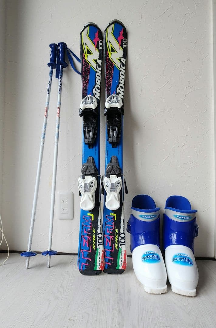 スキー板100、ビンディング、ストック、ブーツ21~22【KAZAMA】