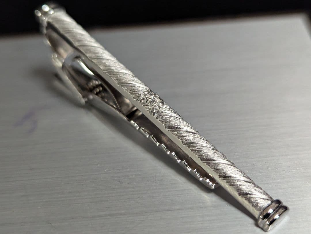 BURBERRY　ネクタイピン