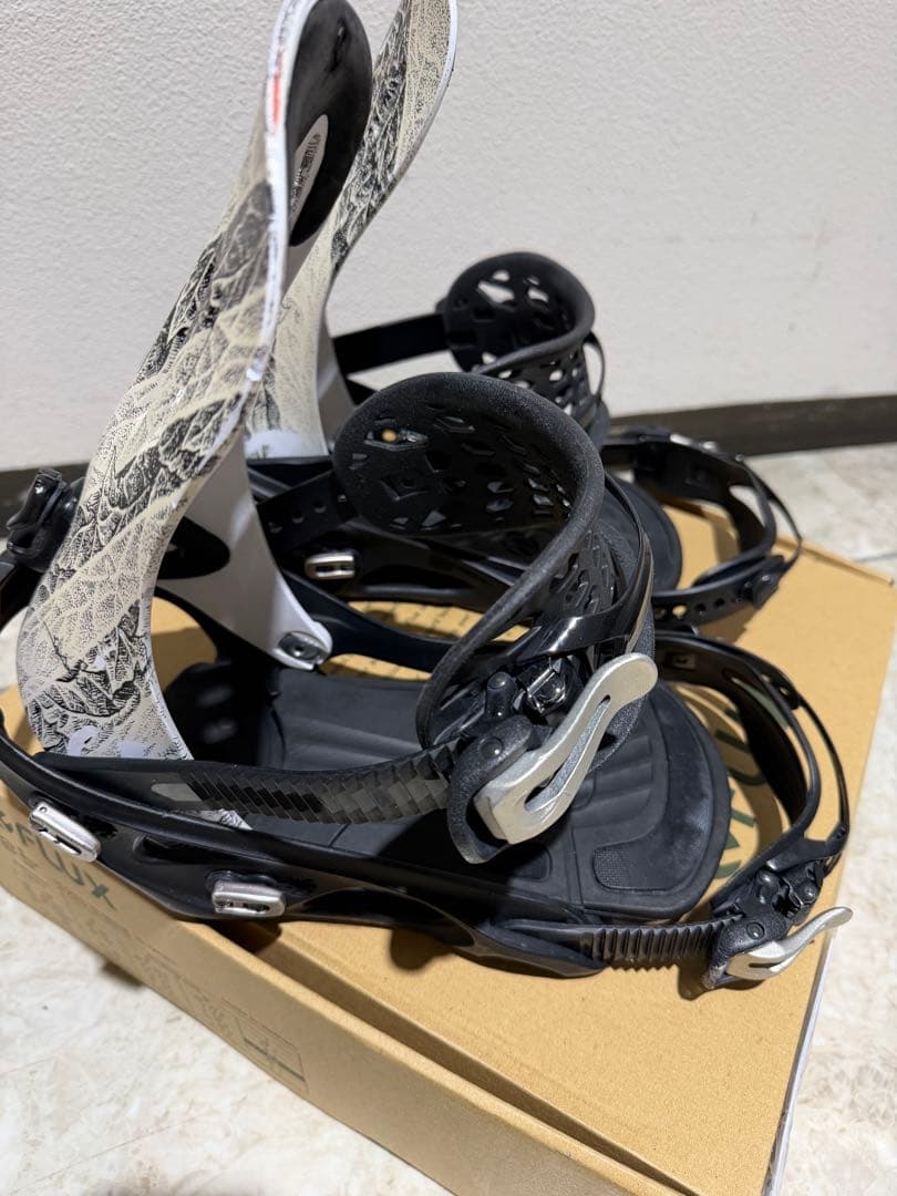 【限定モデル】FLUX 「Sadam Art」限定カラービンディング M