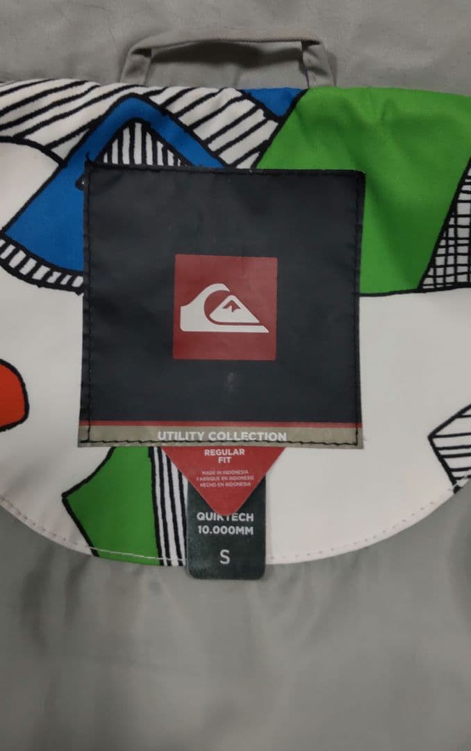 スノーボードウェア　上クイックシルバー　（Sサイズ）下 ESTIVO（Ｌサイズ）