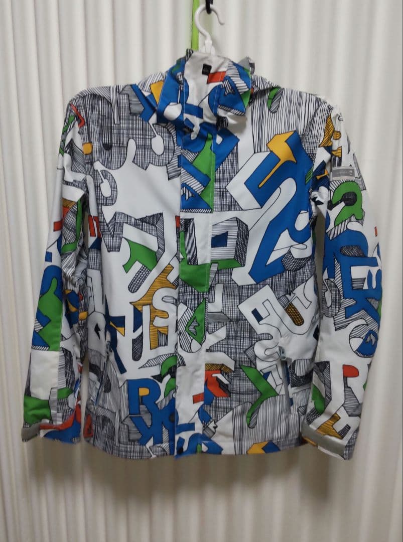 スノーボードウェア　上クイックシルバー　（Sサイズ）下 ESTIVO（Ｌサイズ）