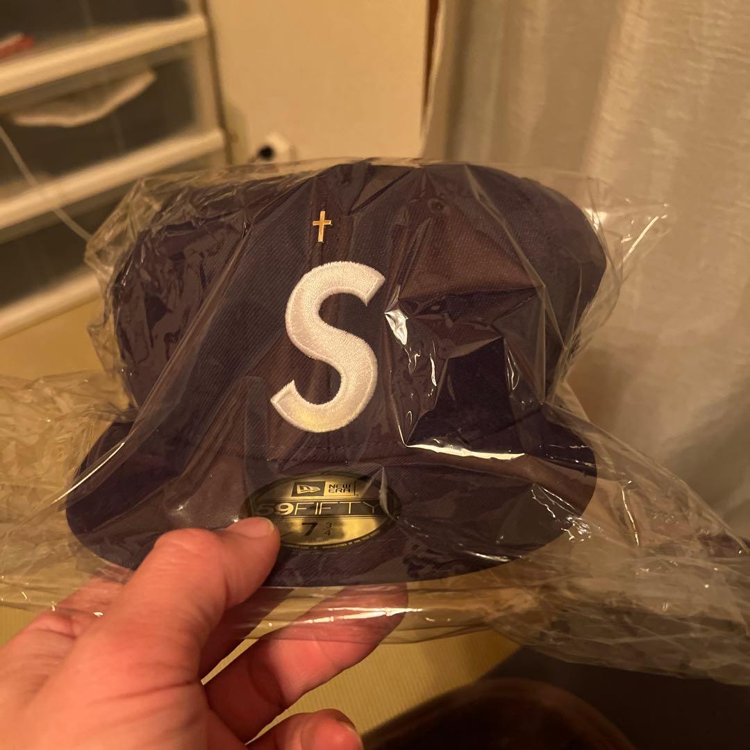 ウェア Supreme Gold Cross S Logo New Era NAVY