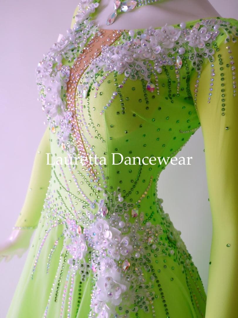 新品✨ラウレッタ 社交ダンスドレス ネオングリーン M 高級仕様 競技 デモ対応