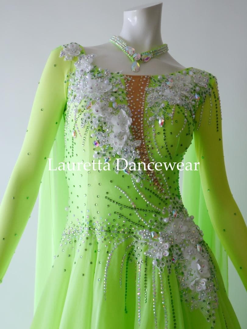 新品✨ラウレッタ 社交ダンスドレス ネオングリーン M 高級仕様 競技 デモ対応
