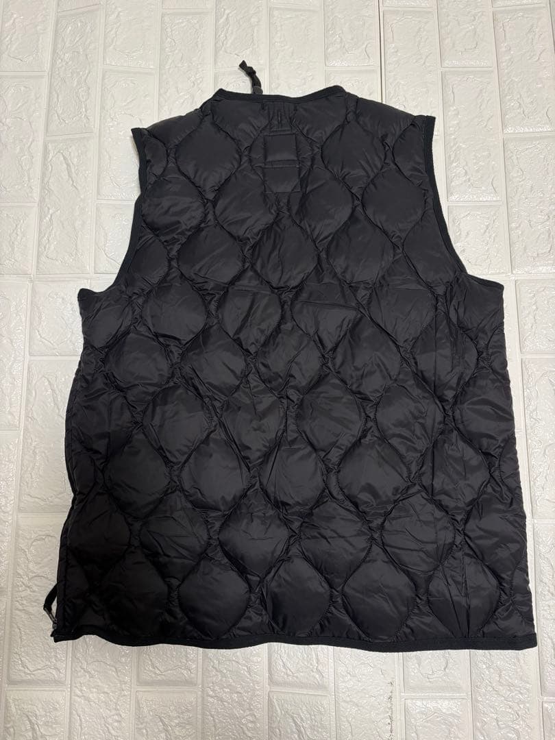 タイオン　ミリタリー VネックWジップ ダウンベスト　ブラック　L　新品