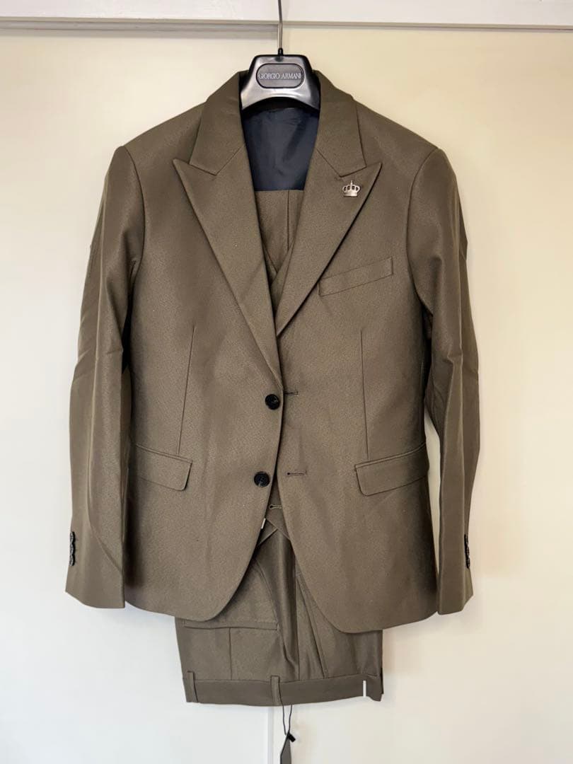 値下げしました！オリーブグリーン スリーピーススーツ(中国縫製)