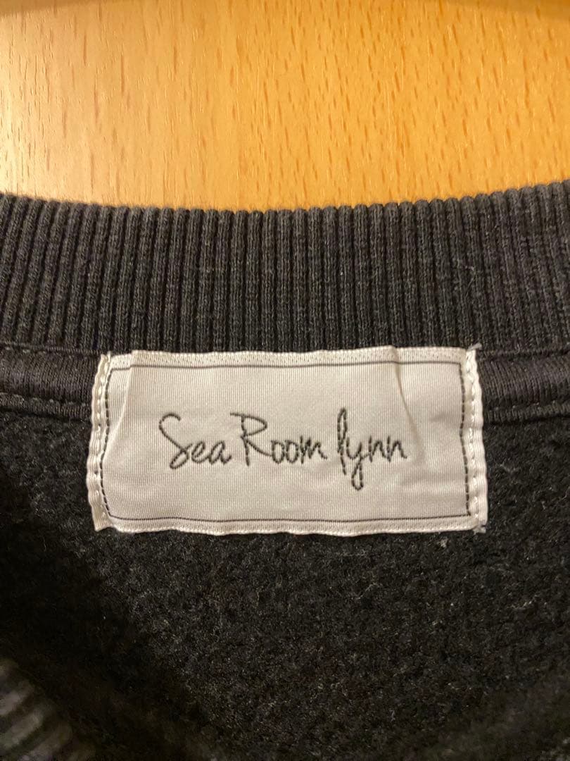 VOLUMEスウェットプルオーバー ブラック