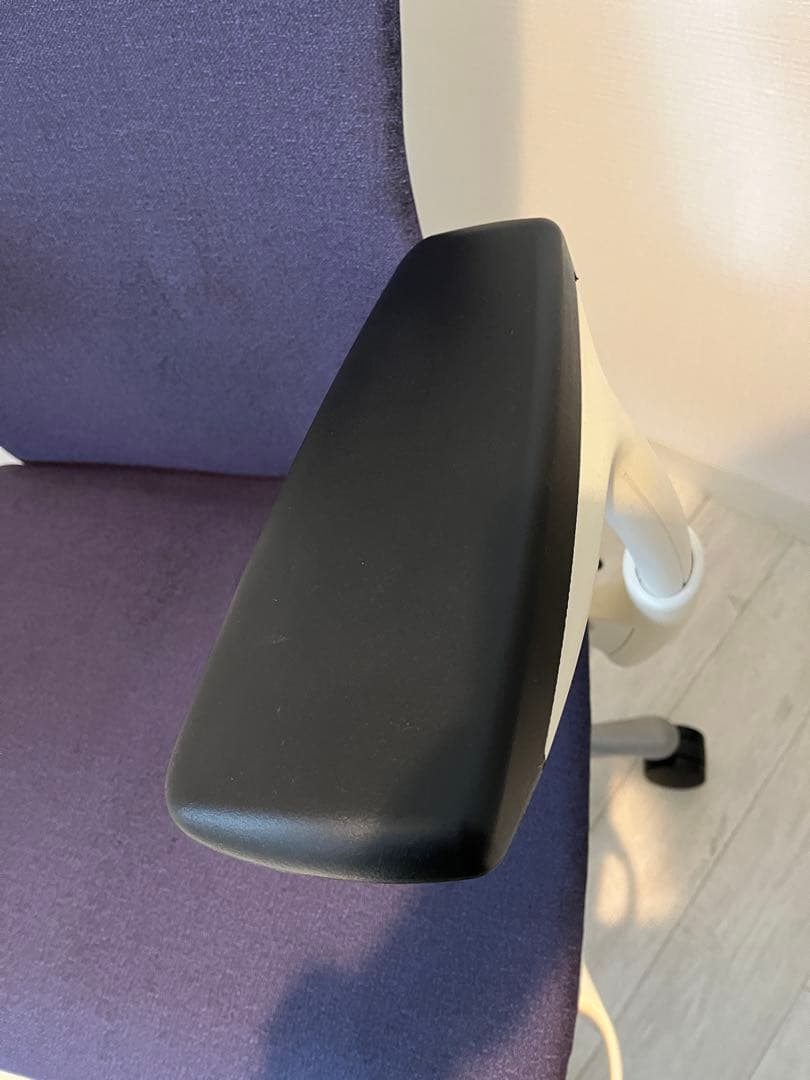 ハーマンミラー　エンボディチェア　ホワイト ネイビー