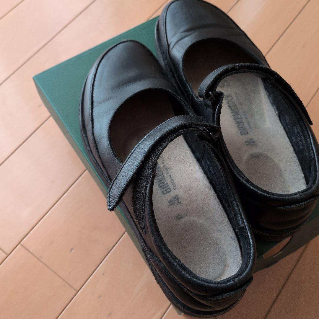 BIRKENSTOCK ブラックフラットシューズ