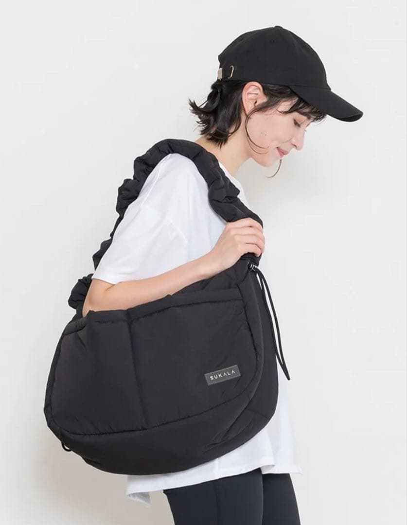 【未使用⭐︎新品】シャーリングボディバッグ　ブラック　SUKALA