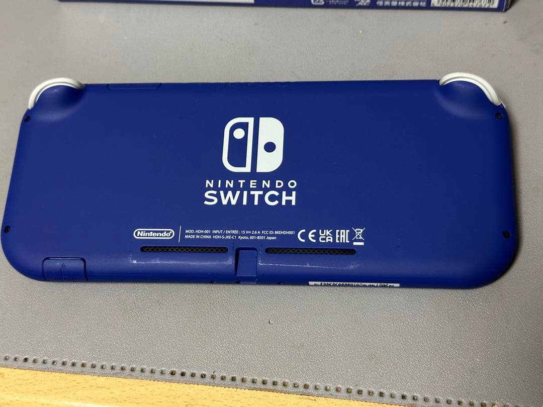 Nintendo SwitchLite ブルー