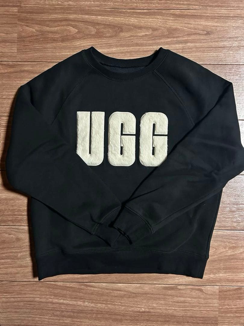 UGG ロゴ入り黒スウェットM