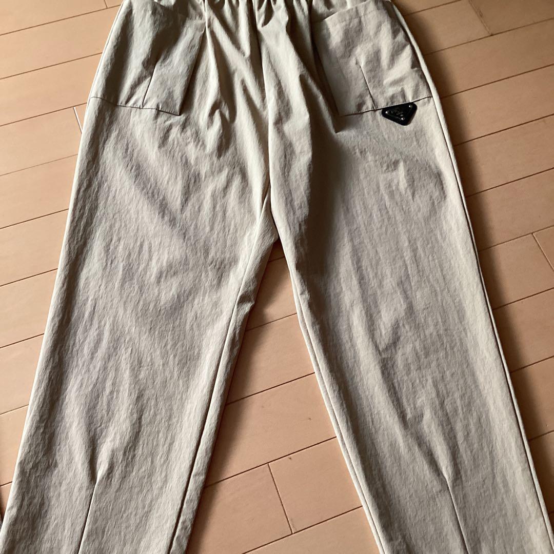 PRADAパンツ