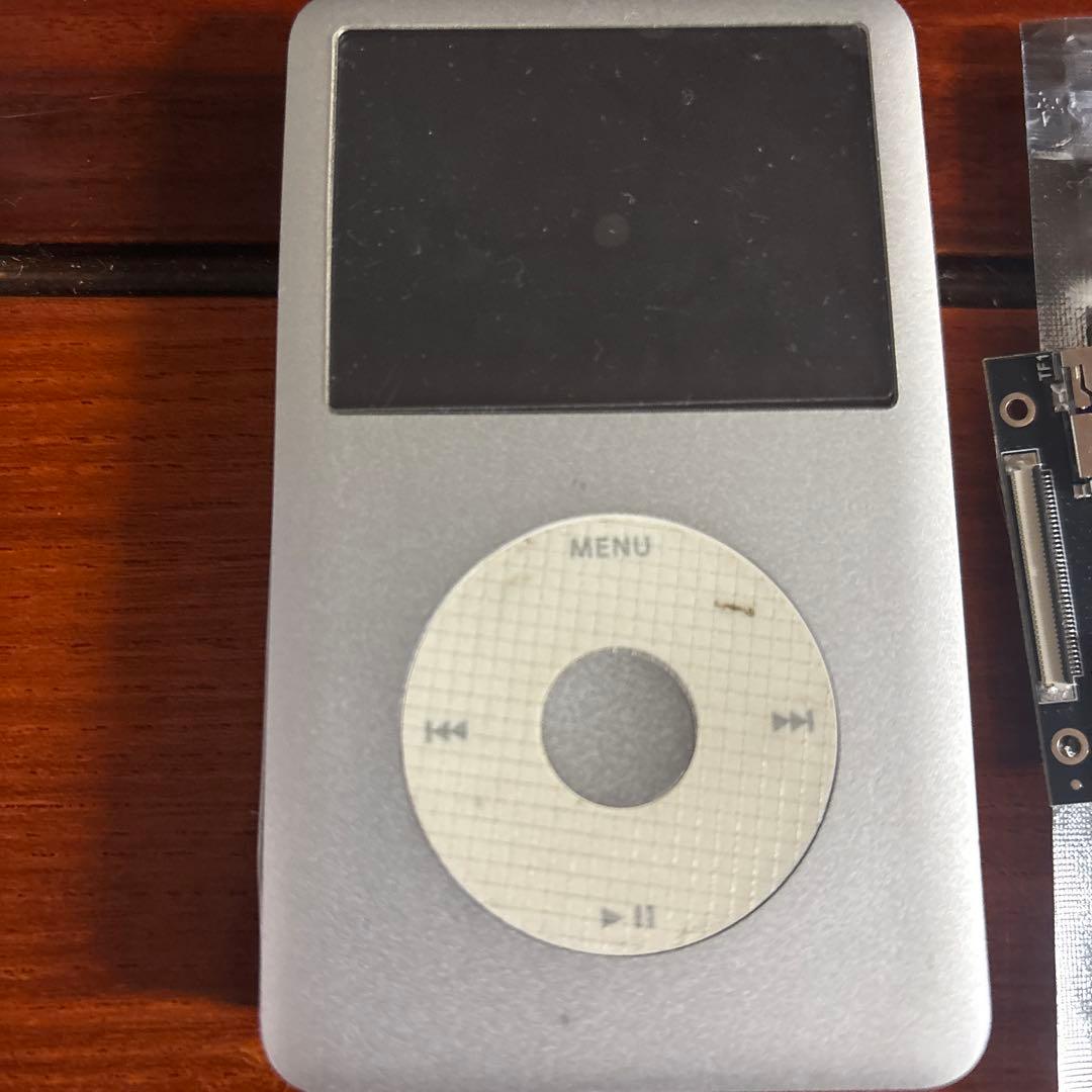 iPod Classic シルバー バッテリー付き　部品取り ジャンク
