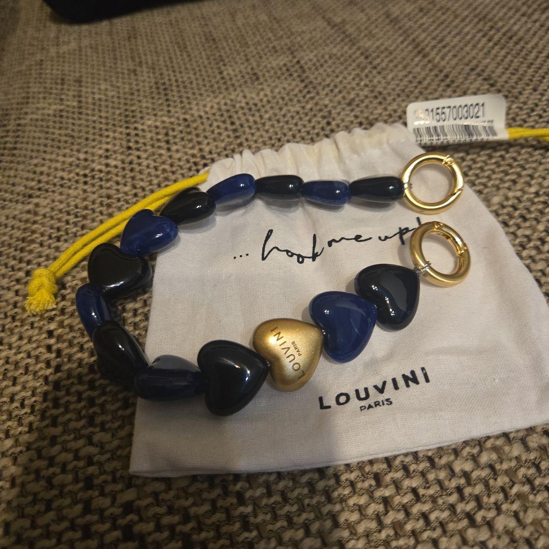 新品同様LOUVINIPARISハンドストラップ