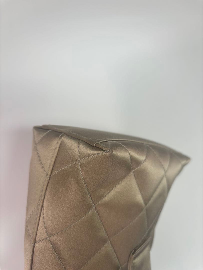 CHANEL ゴールド サテン キルティング パーティーバッグ