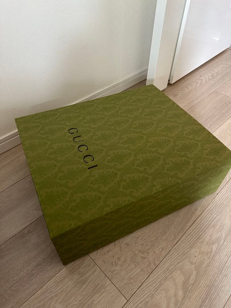 gucci グッチ　ベア ウール クッション