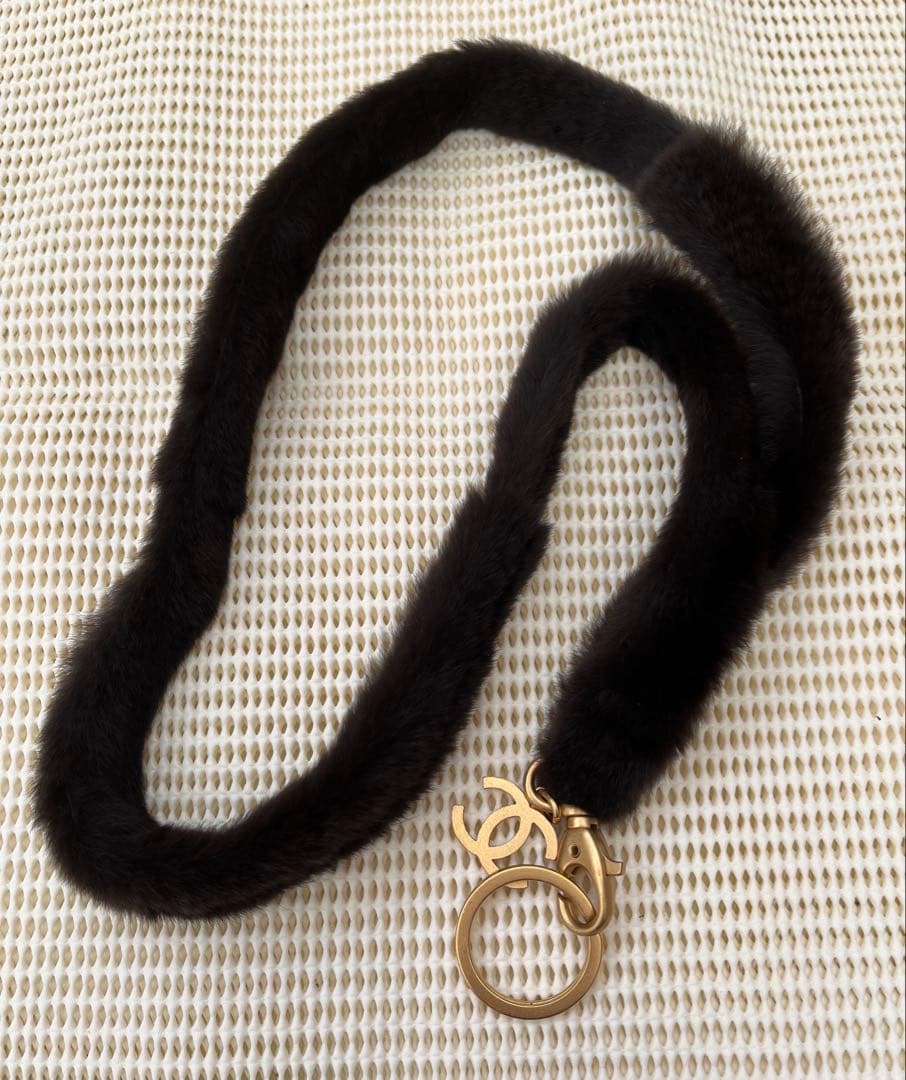 未使用CHANEシャネルココマークウィーゼル ファーネックストラップホルダー毛皮