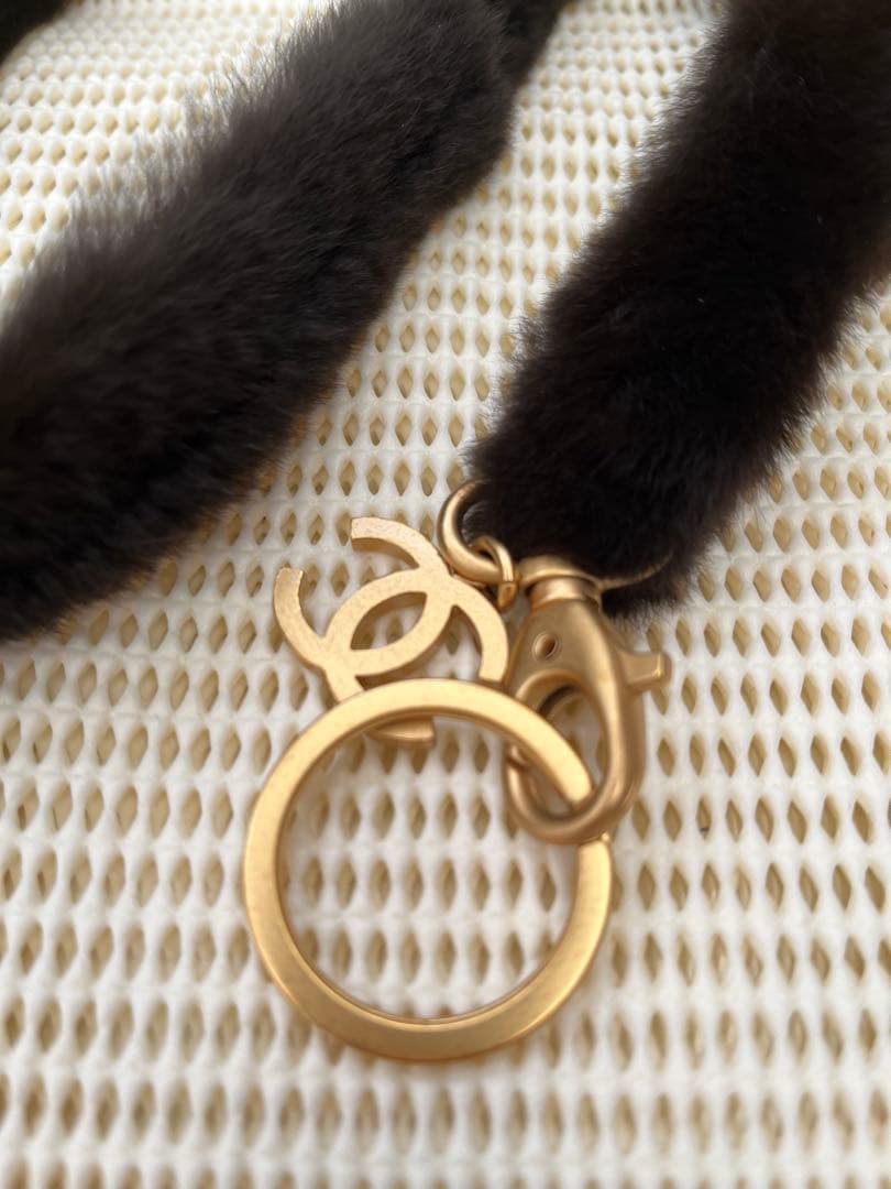 未使用CHANEシャネルココマークウィーゼル ファーネックストラップホルダー毛皮