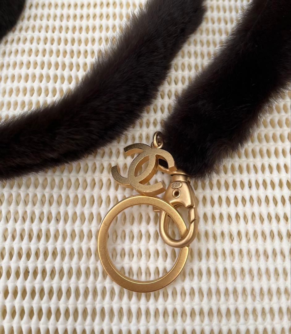 未使用CHANEシャネルココマークウィーゼル ファーネックストラップホルダー毛皮