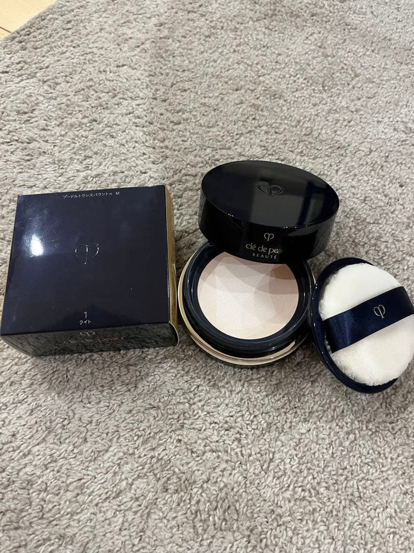 クレ・ド・ポー ボーテ　プードルトランスパラントｎ Ｍ　1 ライト