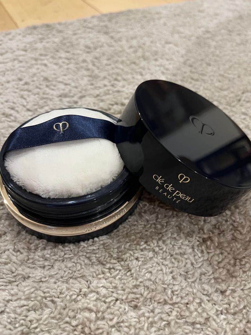 クレ・ド・ポー ボーテ　プードルトランスパラントｎ Ｍ　1 ライト