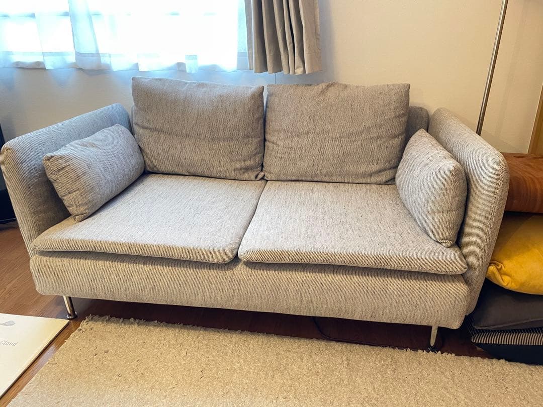 【送料込】IKEA ソーデルハムン 3人掛けコンパクトソファ　アームレスト付き