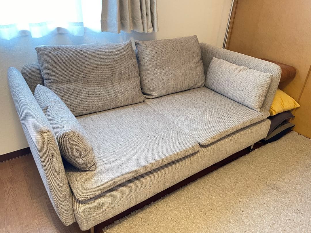 【送料込】IKEA ソーデルハムン 3人掛けコンパクトソファ　アームレスト付き