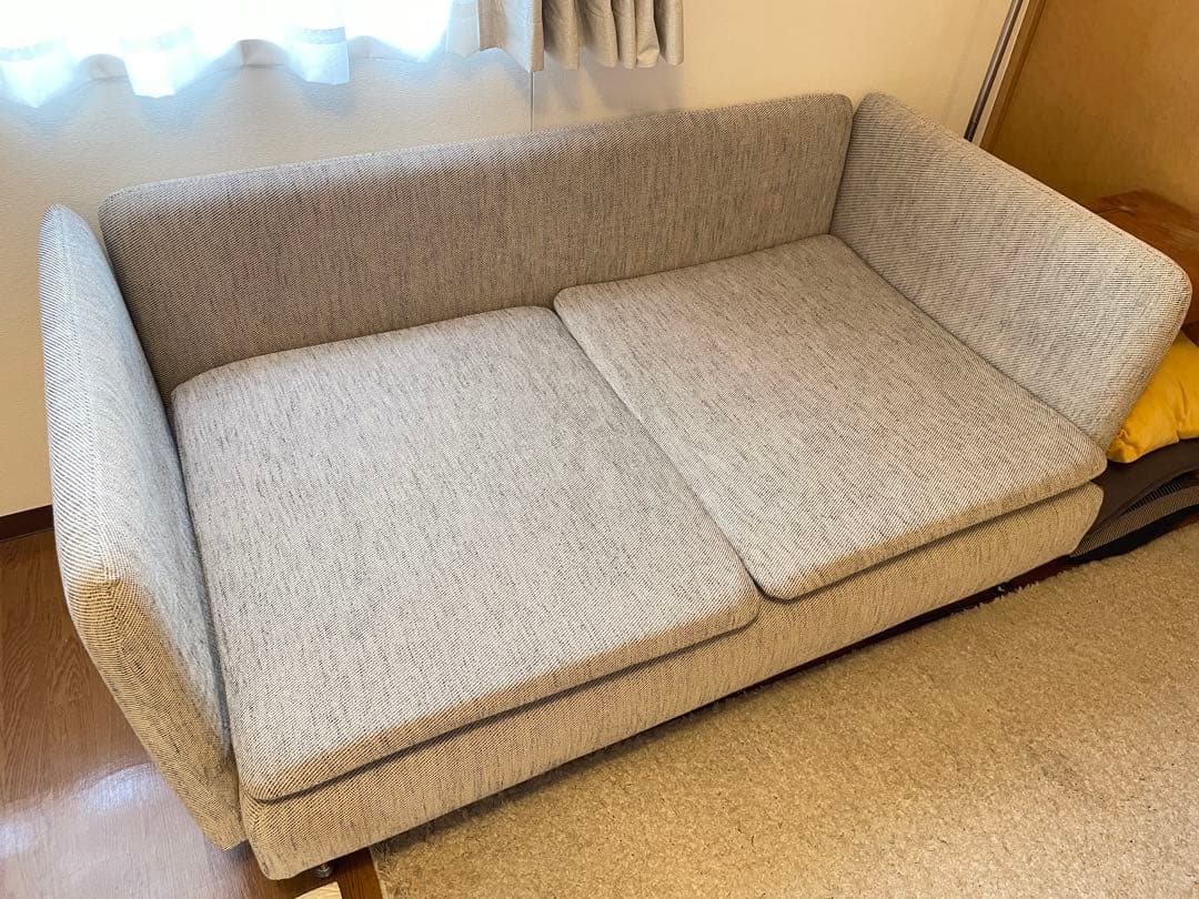 【送料込】IKEA ソーデルハムン 3人掛けコンパクトソファ　アームレスト付き