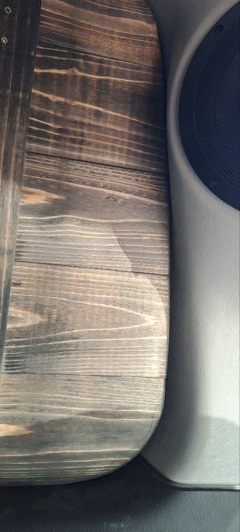 ハイエース リヤ窓パネル