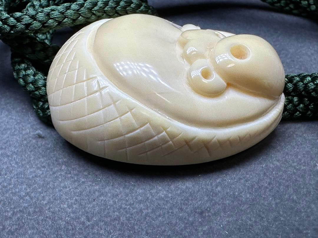 抹香鯨歯　マッコウクジラループタイ　ひょっとこ　アンティーク　和彫　骨董　飾り物