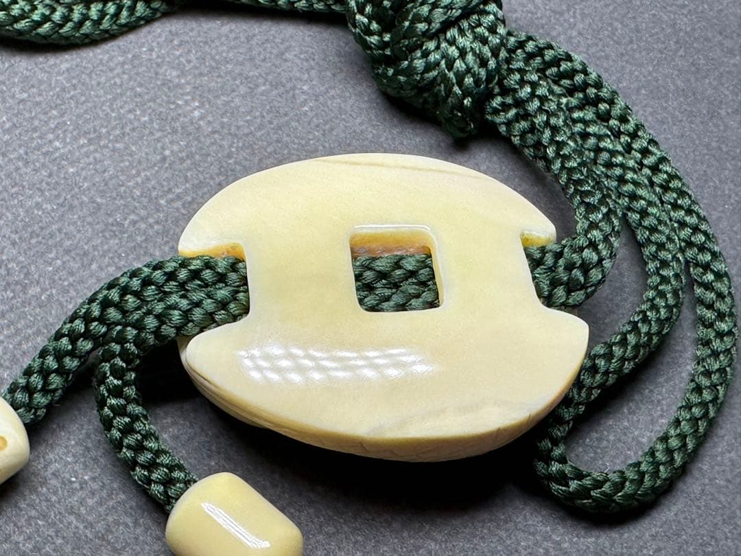 抹香鯨歯　マッコウクジラループタイ　ひょっとこ　アンティーク　和彫　骨董　飾り物