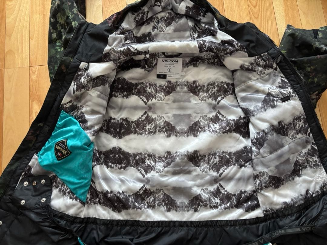 VOLCOM GORE-TEX スノーウェア　レディース　ジャケットのみ