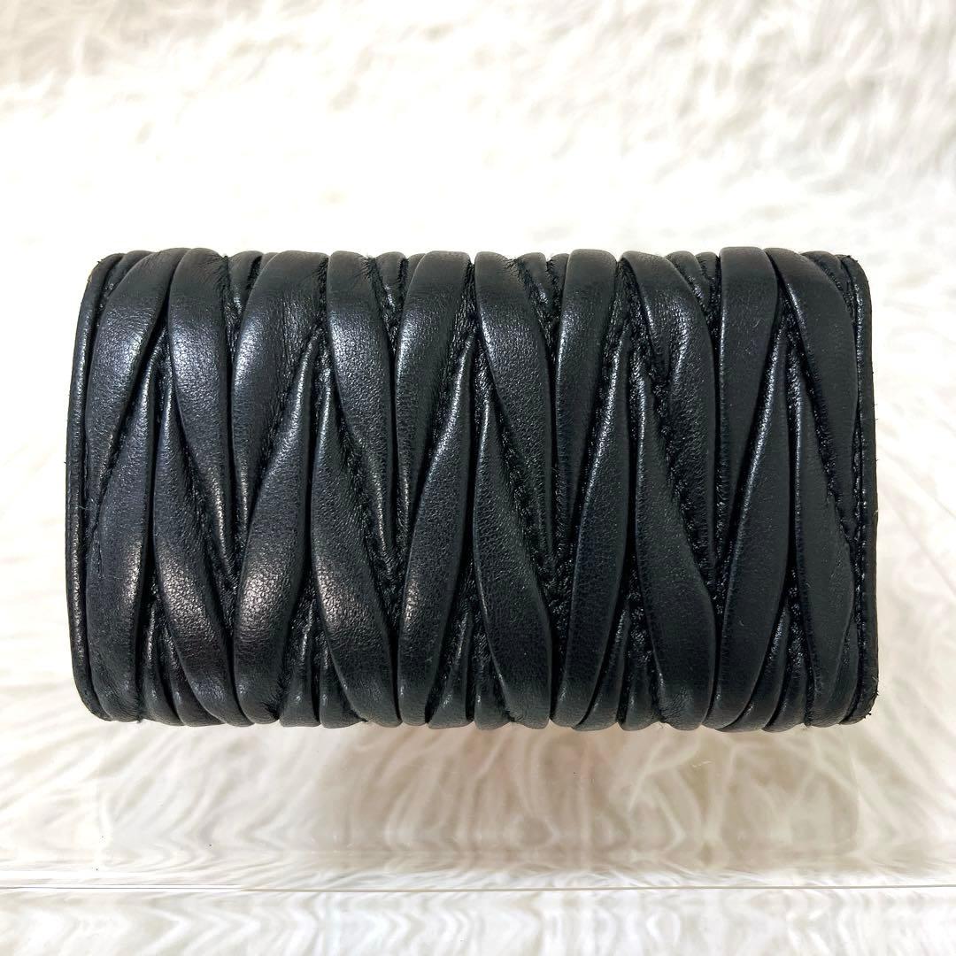 【極美品】miu miu ミュウミュウ　マテラッセ　キーケース レザー ブラック