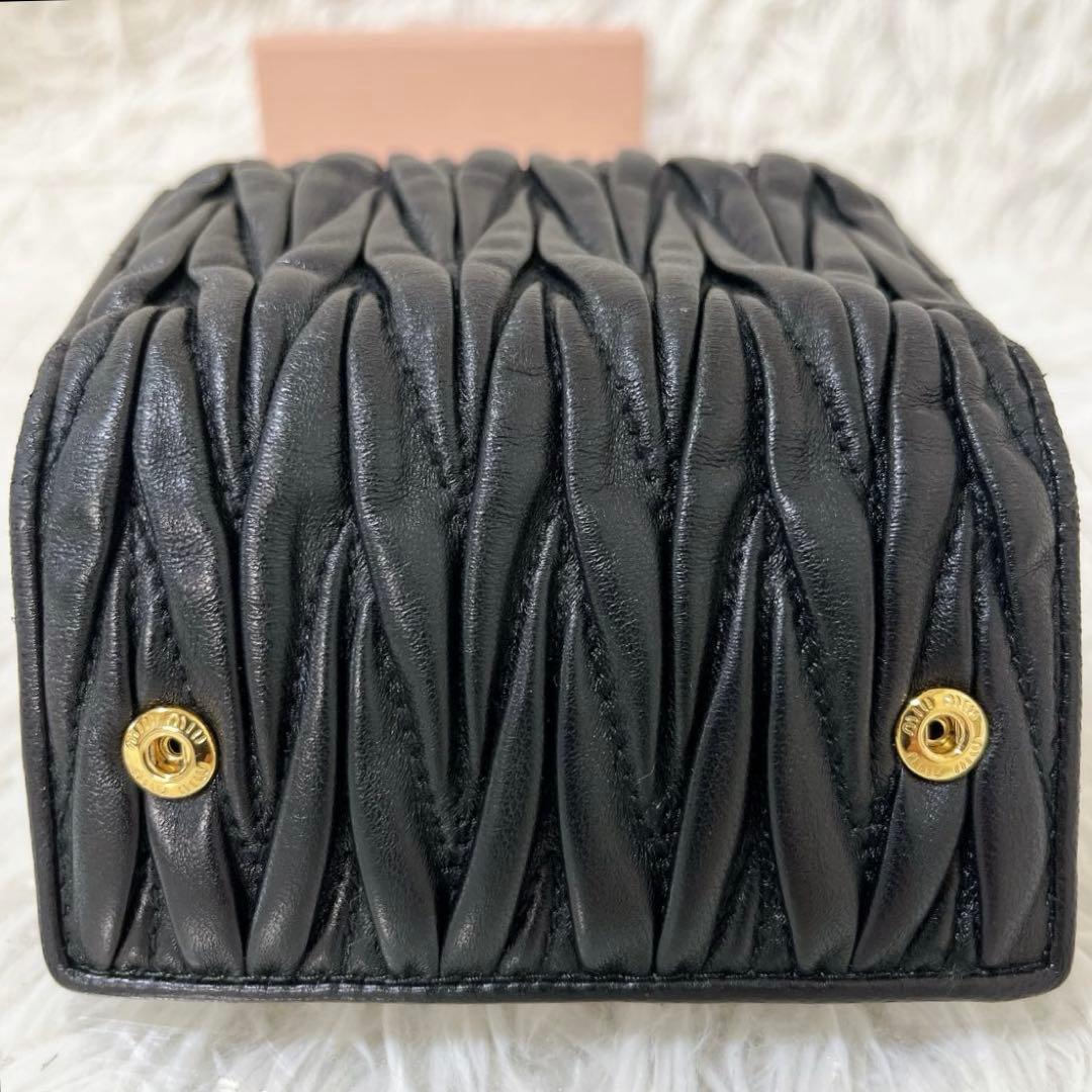 【極美品】miu miu ミュウミュウ　マテラッセ　キーケース レザー ブラック