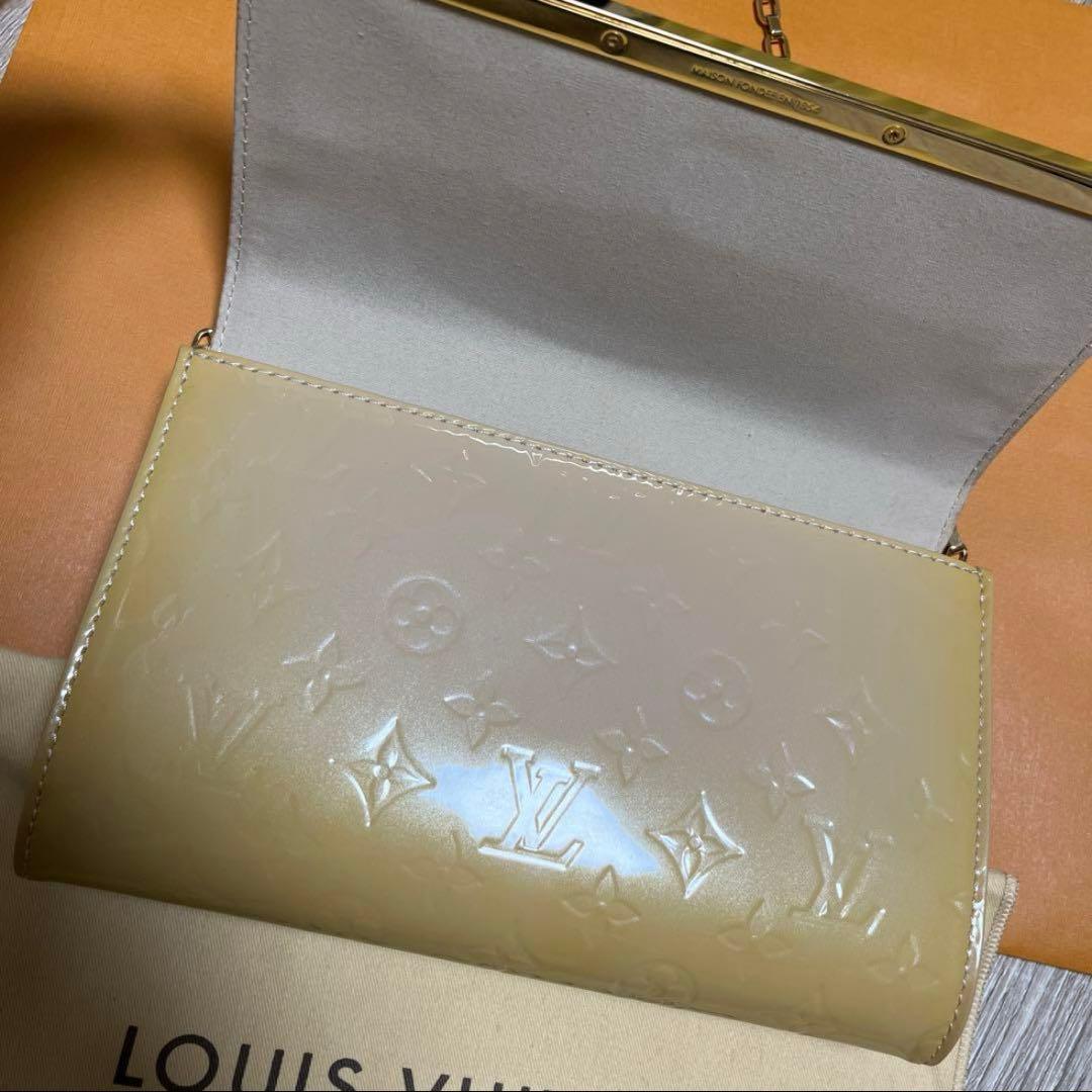 LOUIS VUITTON ゴールドクラッチバッグ