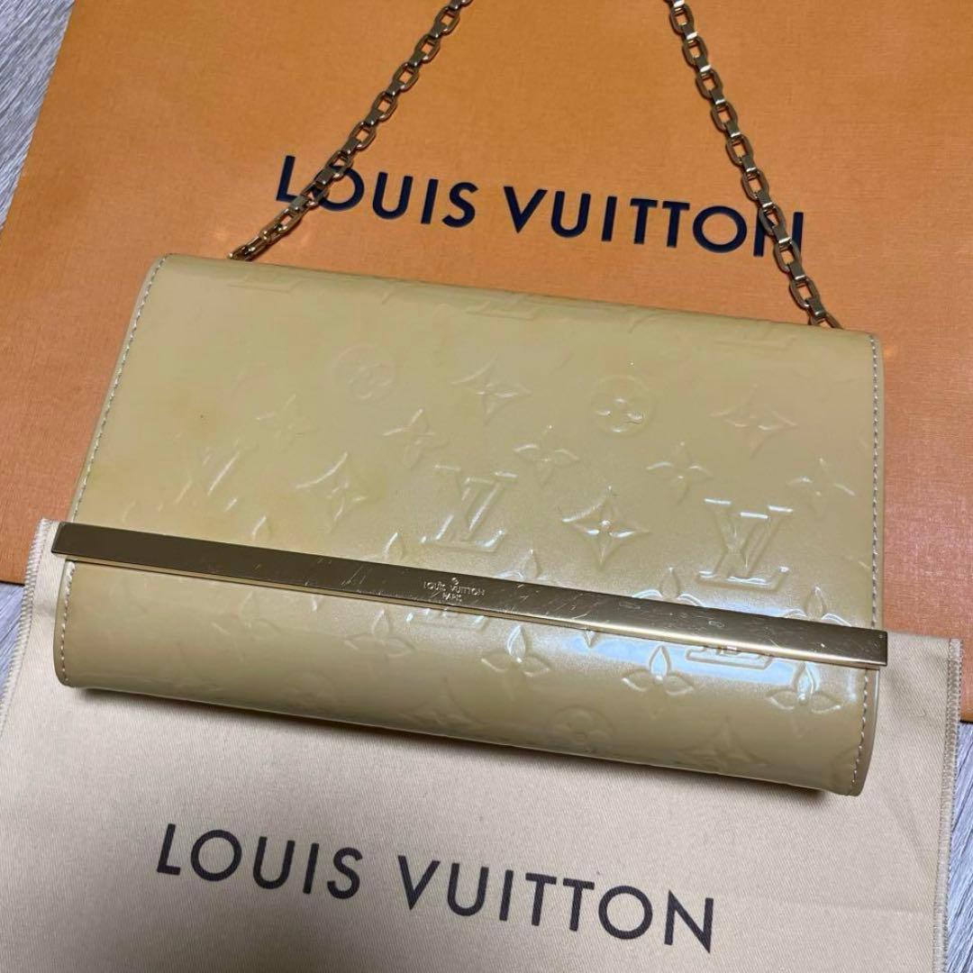 LOUIS VUITTON ゴールドクラッチバッグ