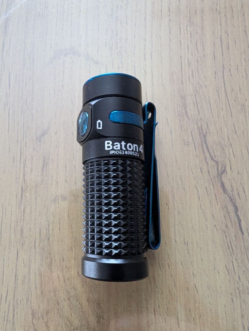 Olight Baton 4 Premium Edition 懐中電灯