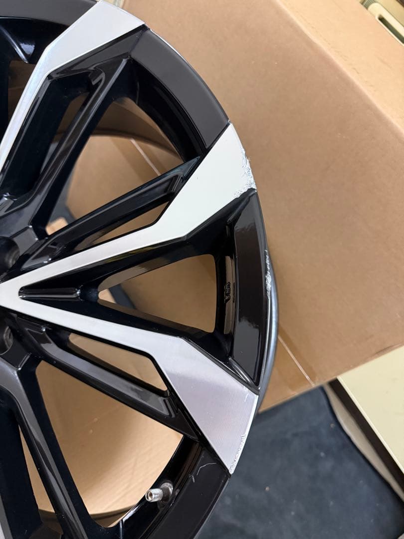 MODELLISTA 20インチ ホイール ブラック/シルバー　アルファード30