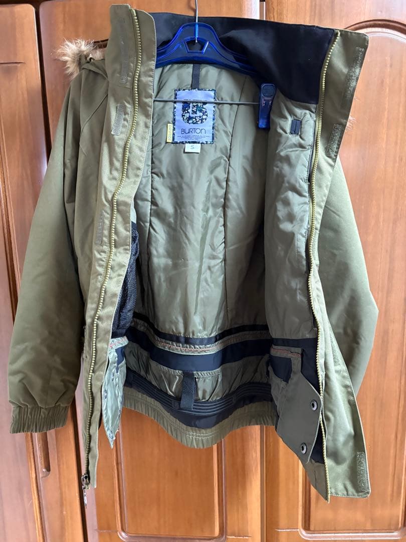 バートンBURTONスキー　スノーボードウエア　オリーブグリーン美品