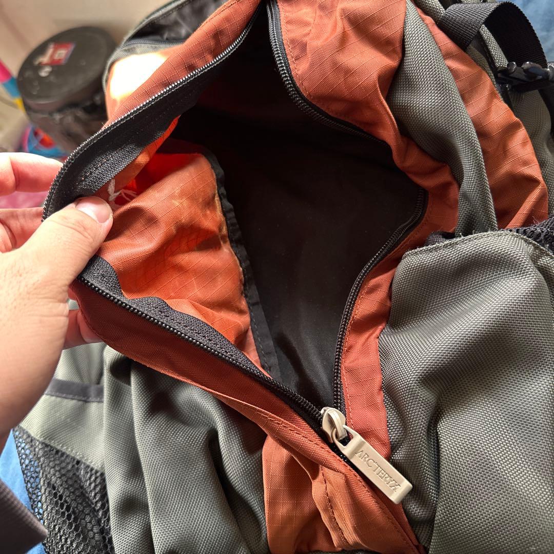 Arc'teryx オリーブグリーン リュック 最終値段