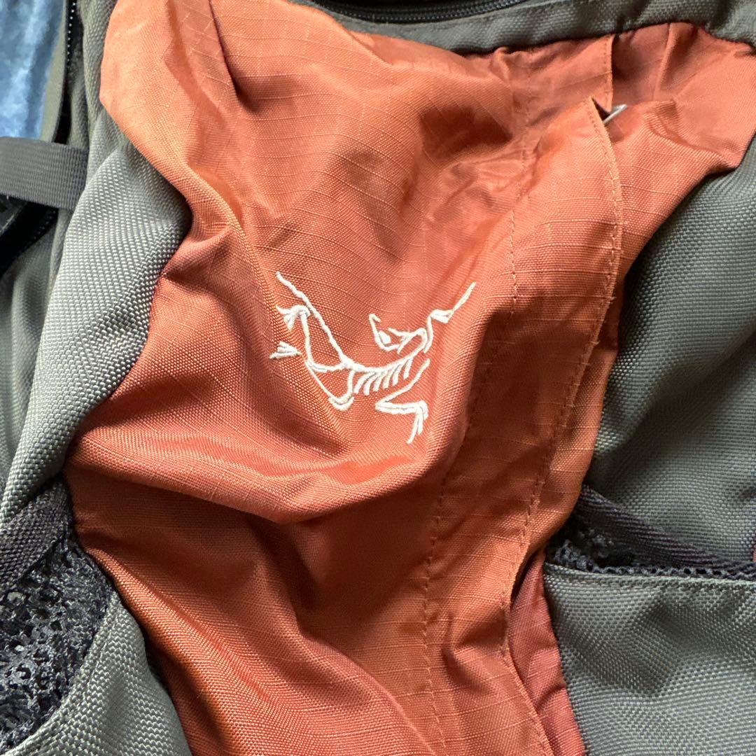 Arc'teryx オリーブグリーン リュック 最終値段