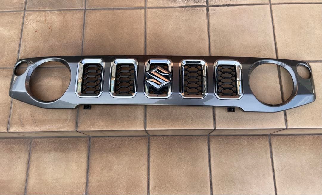 ジムニーノマド グリル 純正グリル 新車外し