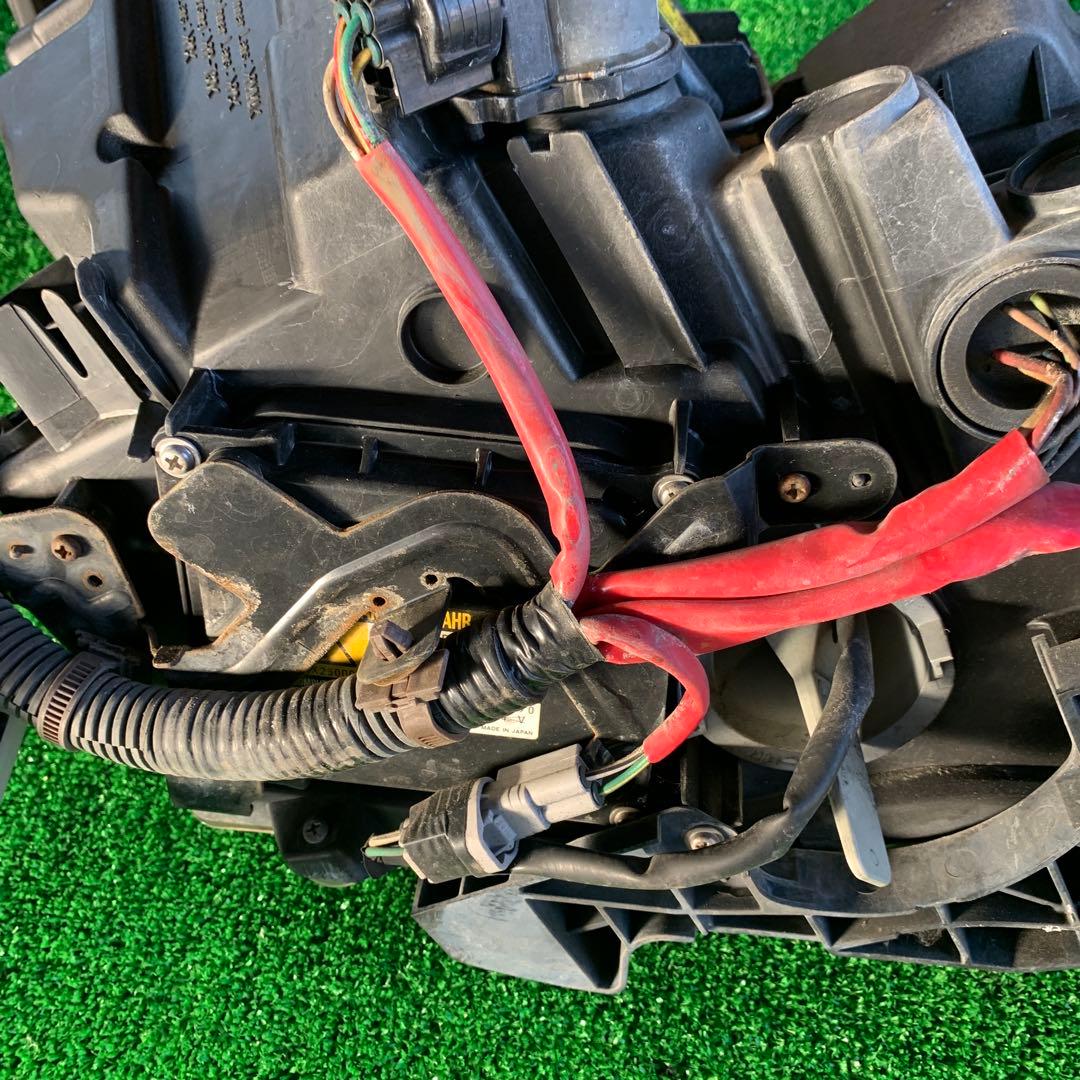 レクサス　IS 純正ヘッドライト左右セットバラスト付き　送料込み　中古品