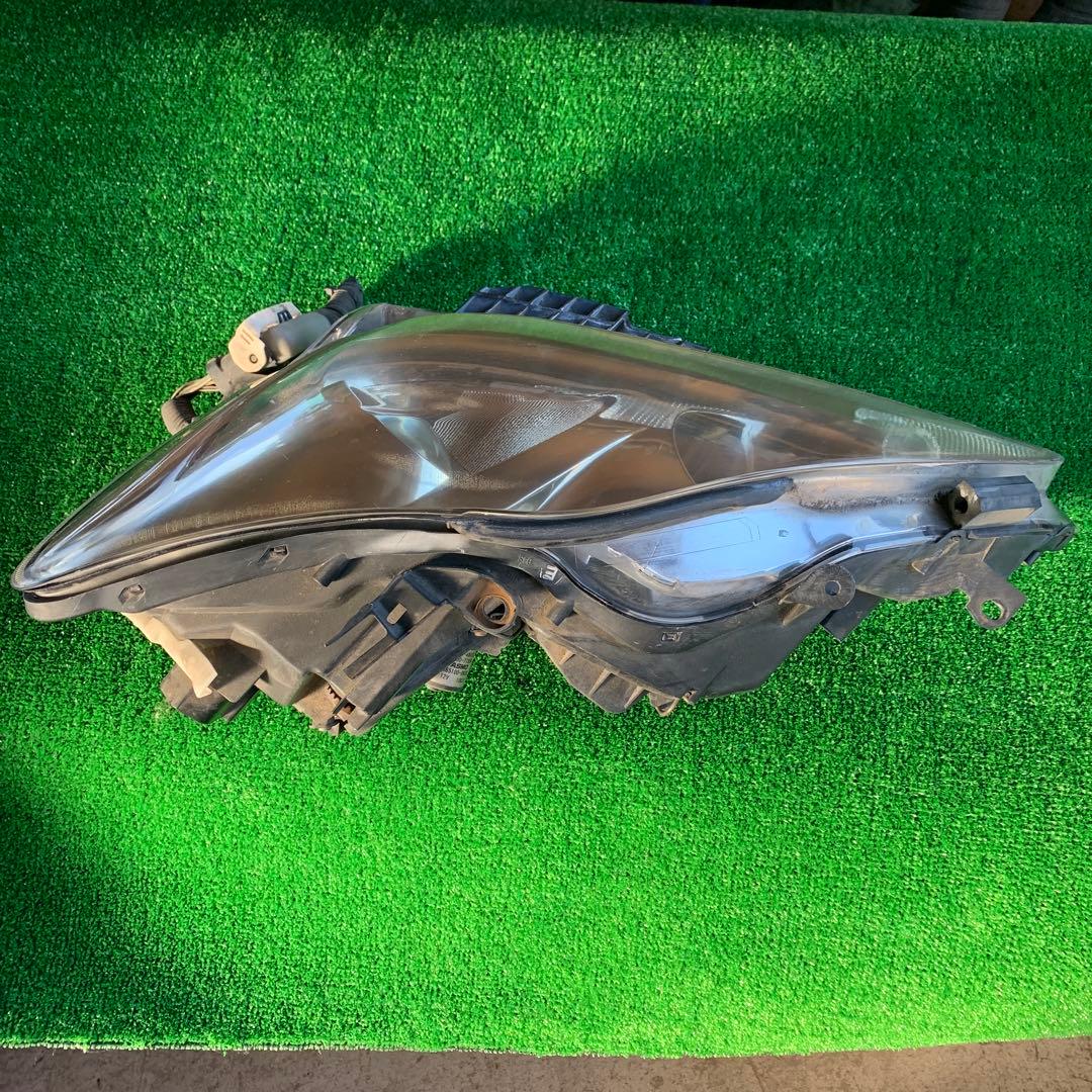 レクサス　IS 純正ヘッドライト左右セットバラスト付き　送料込み　中古品