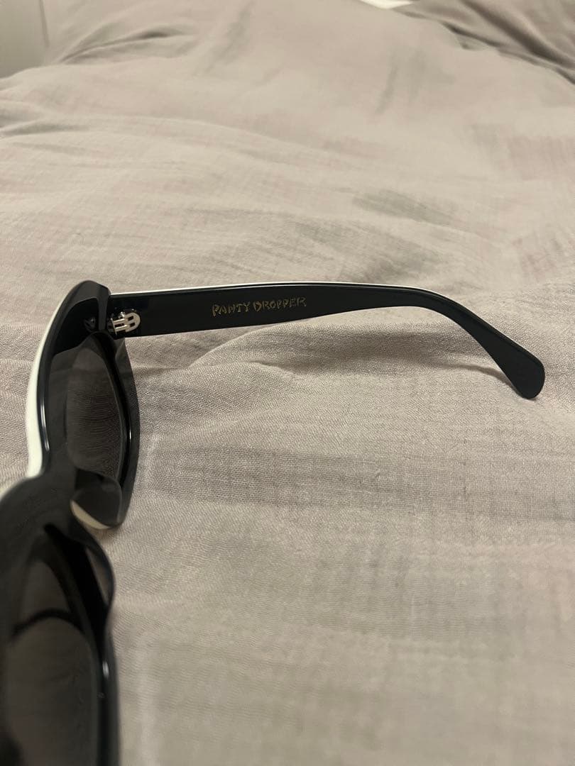 PANTYDROPPER サングラス ホワイト/ブラック