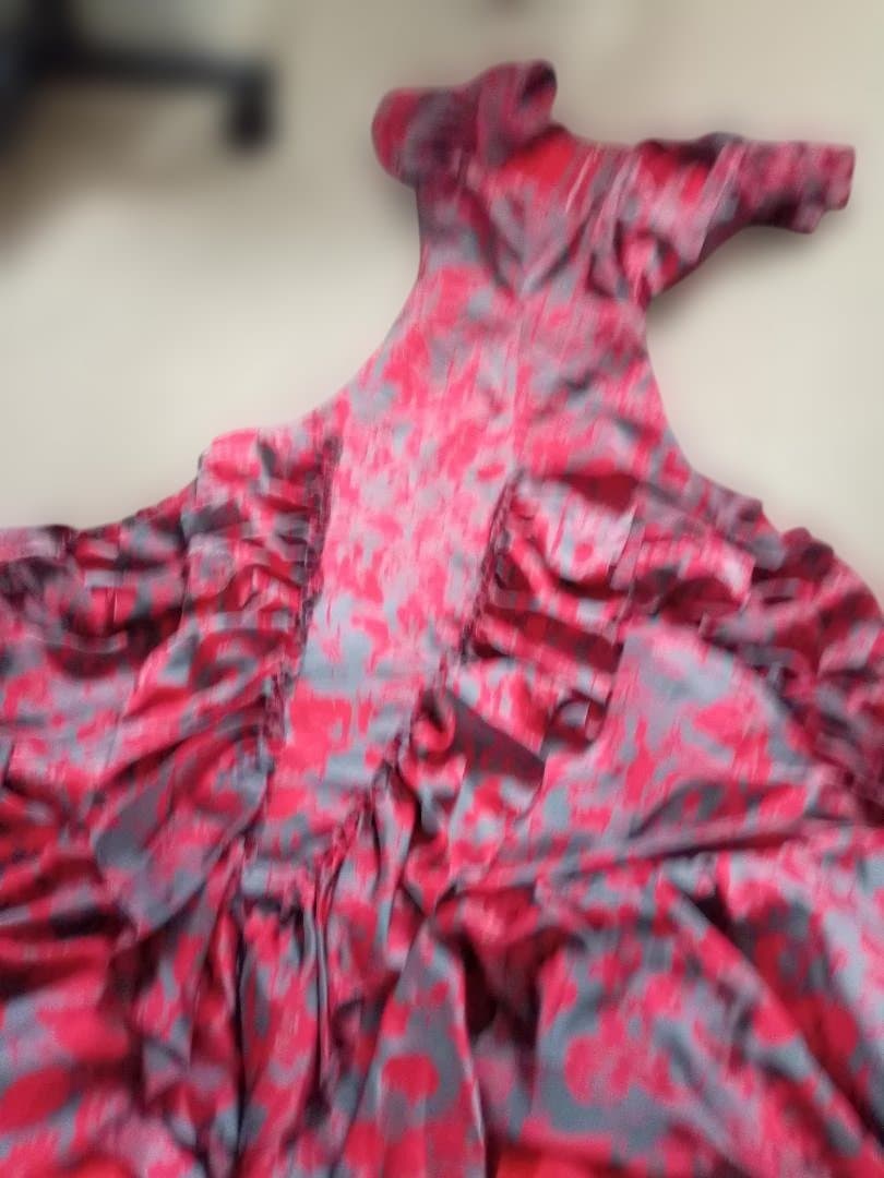 フラメンコドレス 赤とグレー 花柄