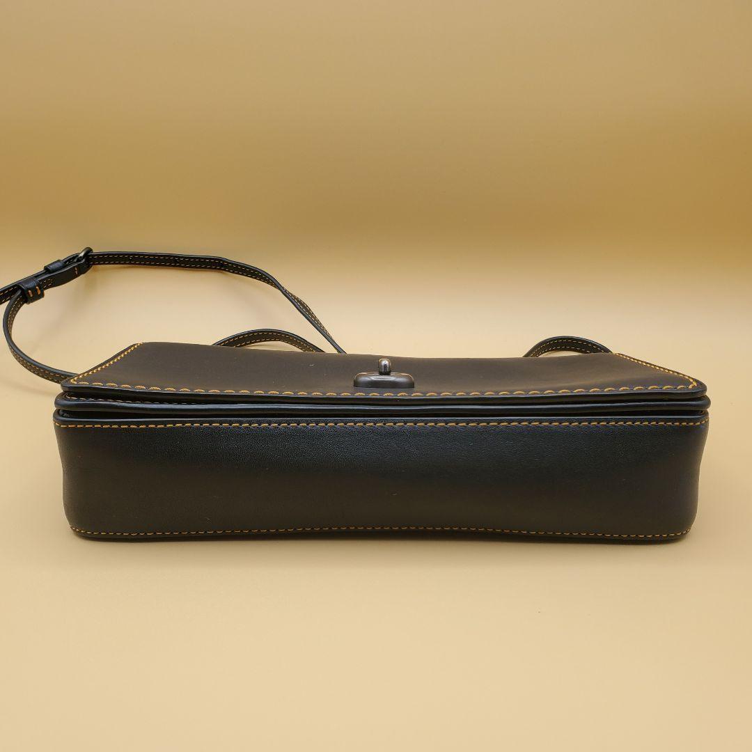 COACH ブラックレザー ショルダーバッグ　コーチ ディンキー ターンロック