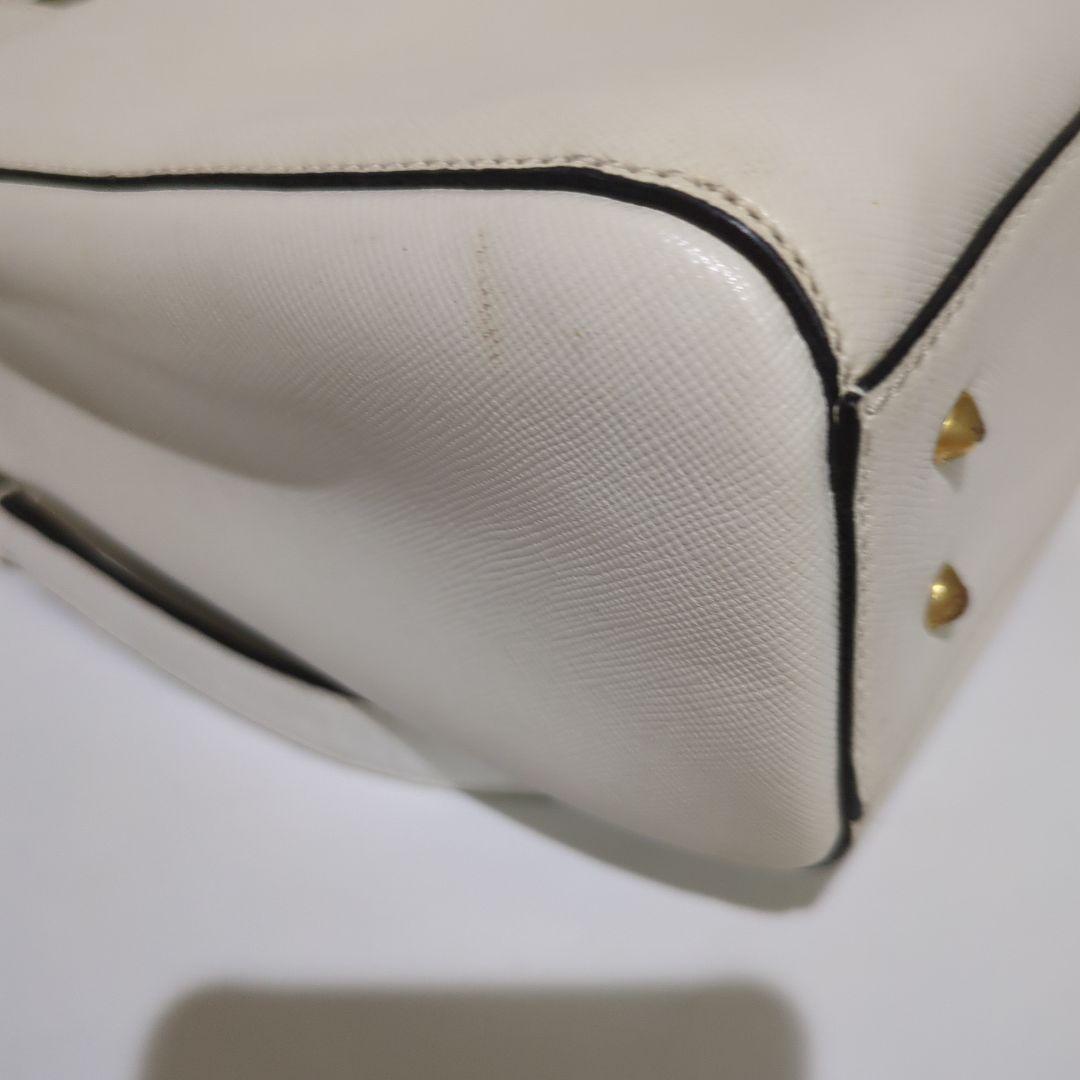 プラダ　ショルダー　本物　美品　正規品　PRADA　サフィアーノ　アイボリー